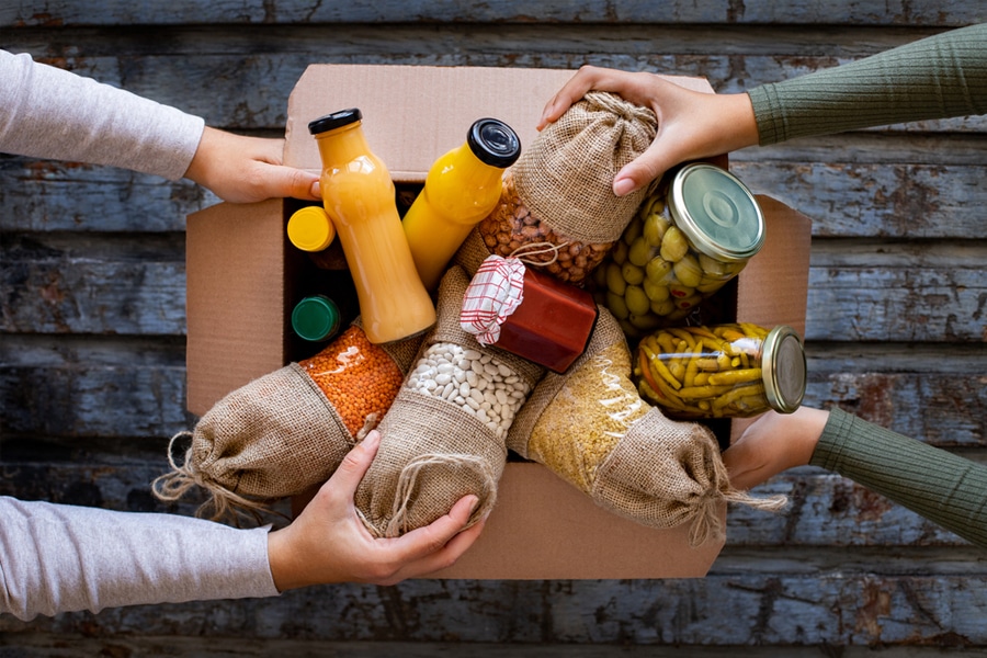 How to Donate Food Before Moving